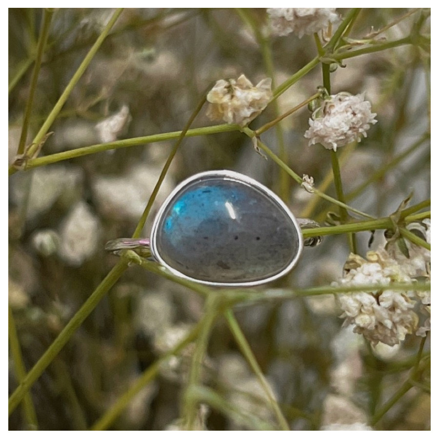 Bague Plaqué Or incrustée de cristal bleu naturel, anneau irrégulier | Bague ajustable en argent sterling S925